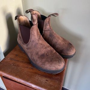 BLUNDSTONE BOOTS